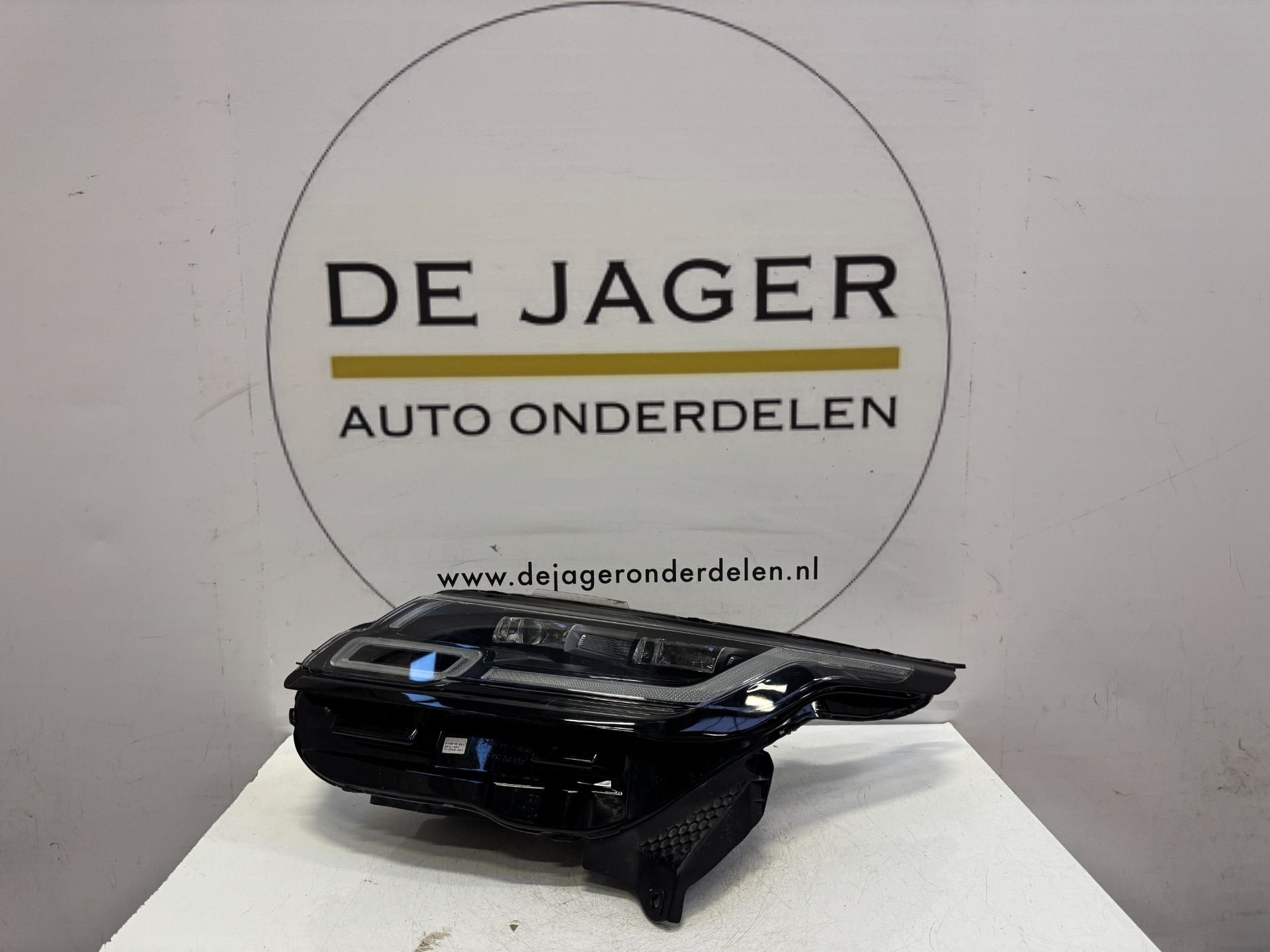 RANGE ROVER VELAR KOPLAMP FULL LED LINKS J8A2-13W030-EG, Dpoffice@jaguarlandrover.com, Abbey Road, Whitley 1
CV3 4LF  Coventry