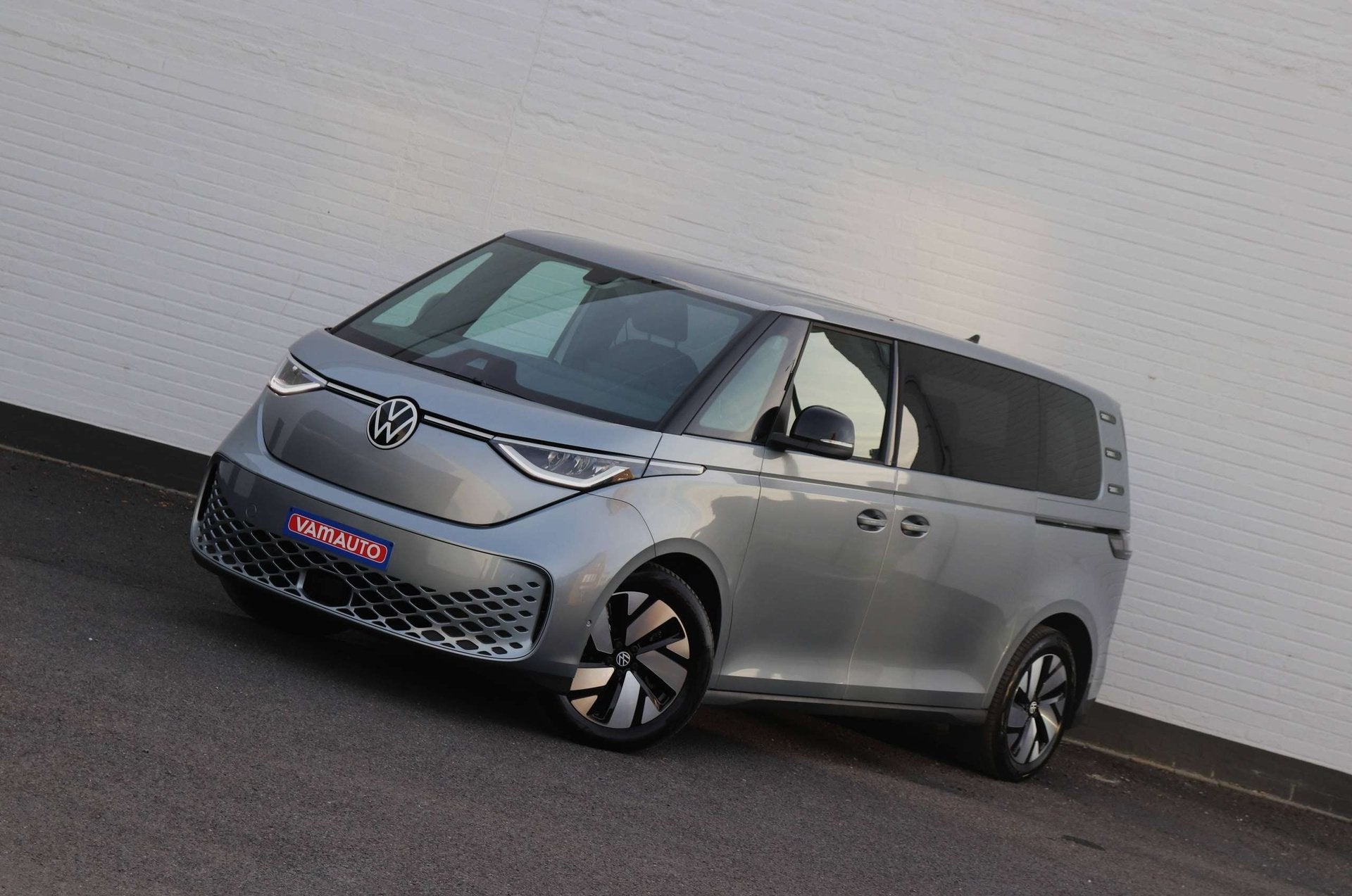 Volkswagen ID. Buzz LWB 86 kWh Pro - Cam/Navi/Keyless/Adapti, Autos, Neuf, Argent ou Gris, Achat, Euro 6
