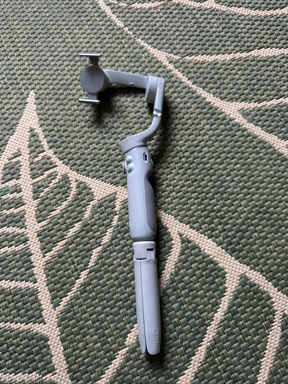 Dji om 4 se, Enlèvement, Comme neuf