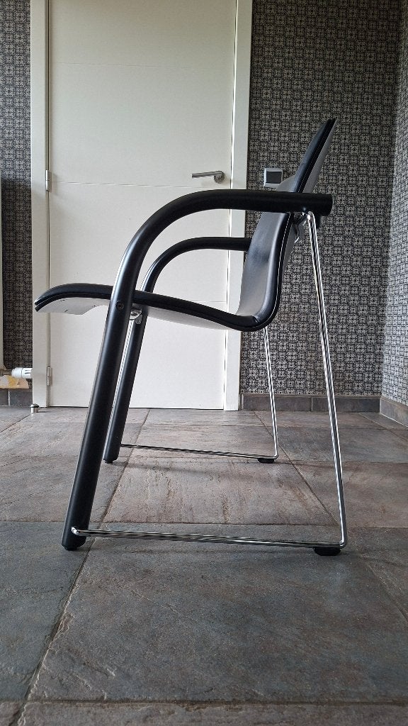 2 sièges en cuir Thonet S320, Comme neuf, Deux, Enlèvement, Noir