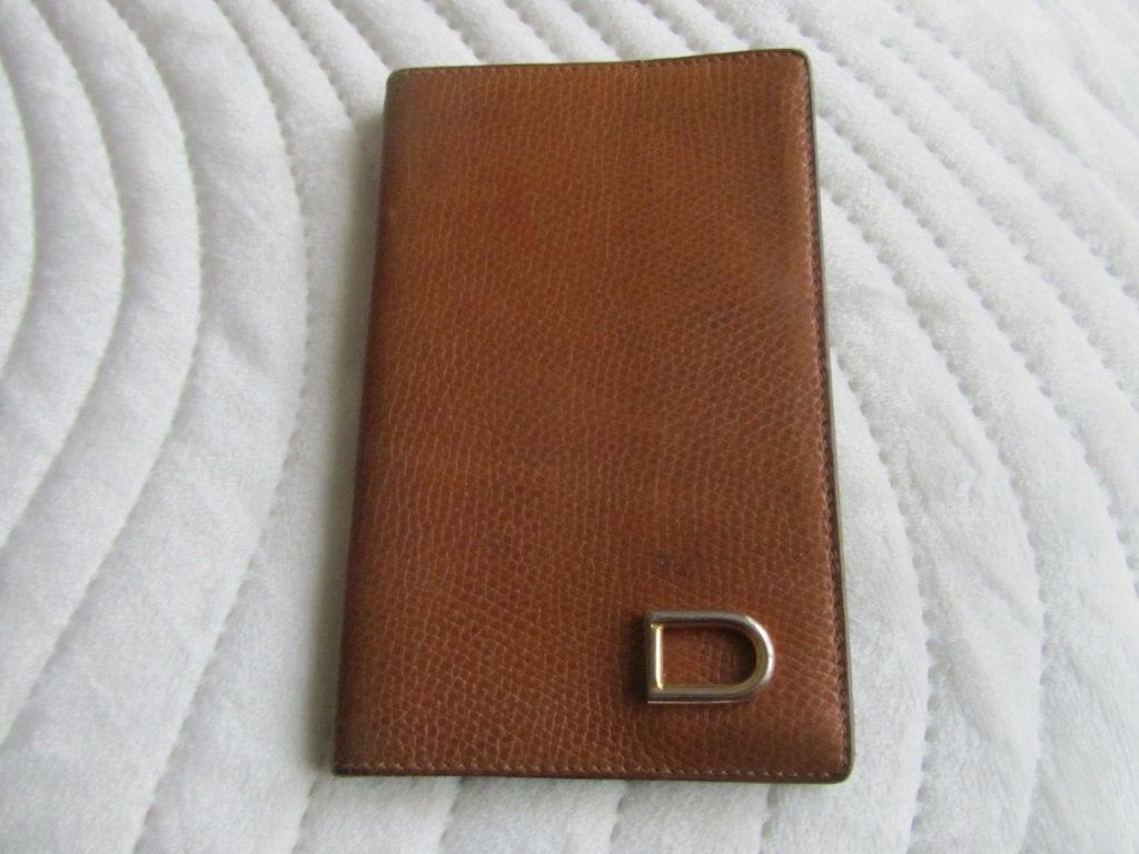 DELVAUX Carnet d'adresse fauve siglé, Envoi