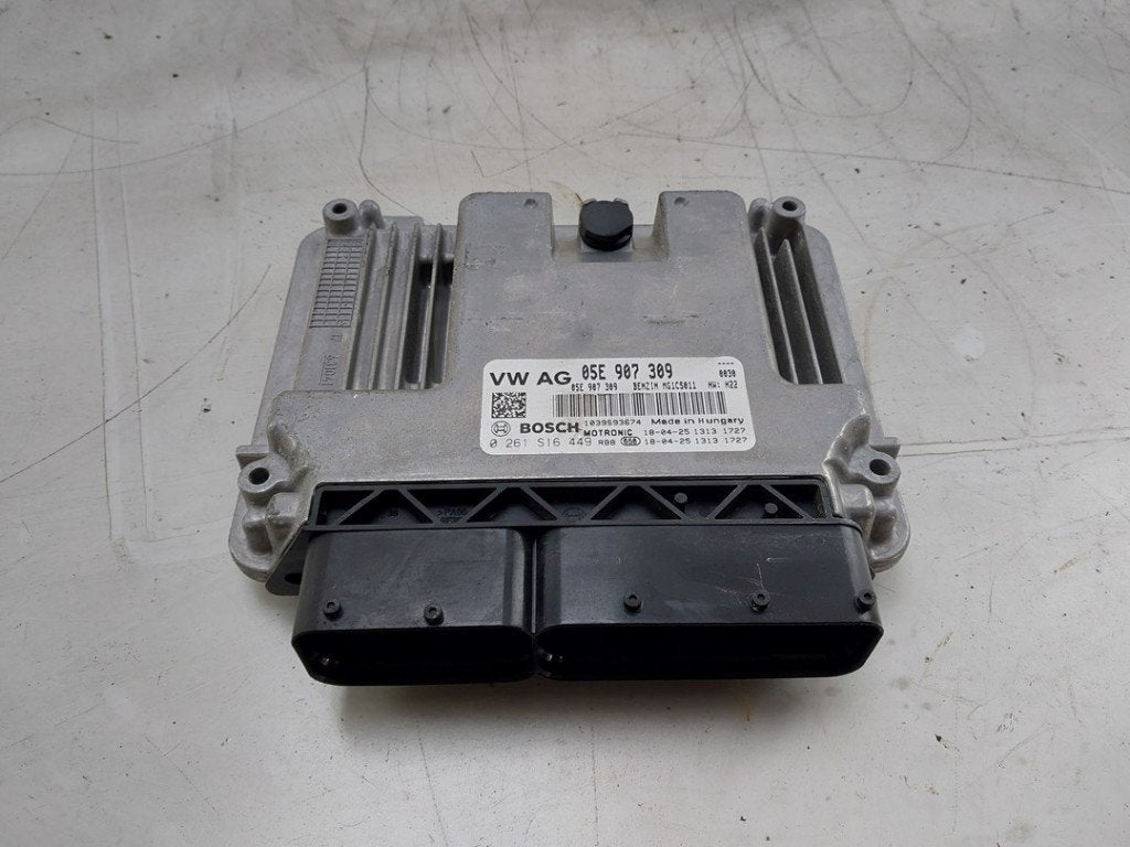COMPUTER MOTOR Audi A3 Limousine (8VS / 8VM), Robert Bosch AG, Gebruikt, Audi, Robert-Bosch-Allee 1
74232  Abstatt, DE
