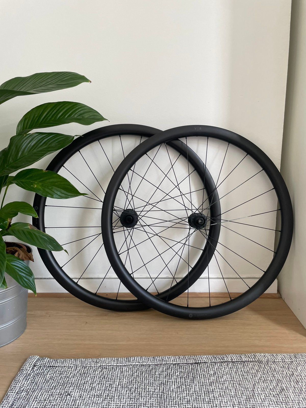 Roue carbon vr35, Gravelbike, Comme neuf, Enlèvement, Carbone