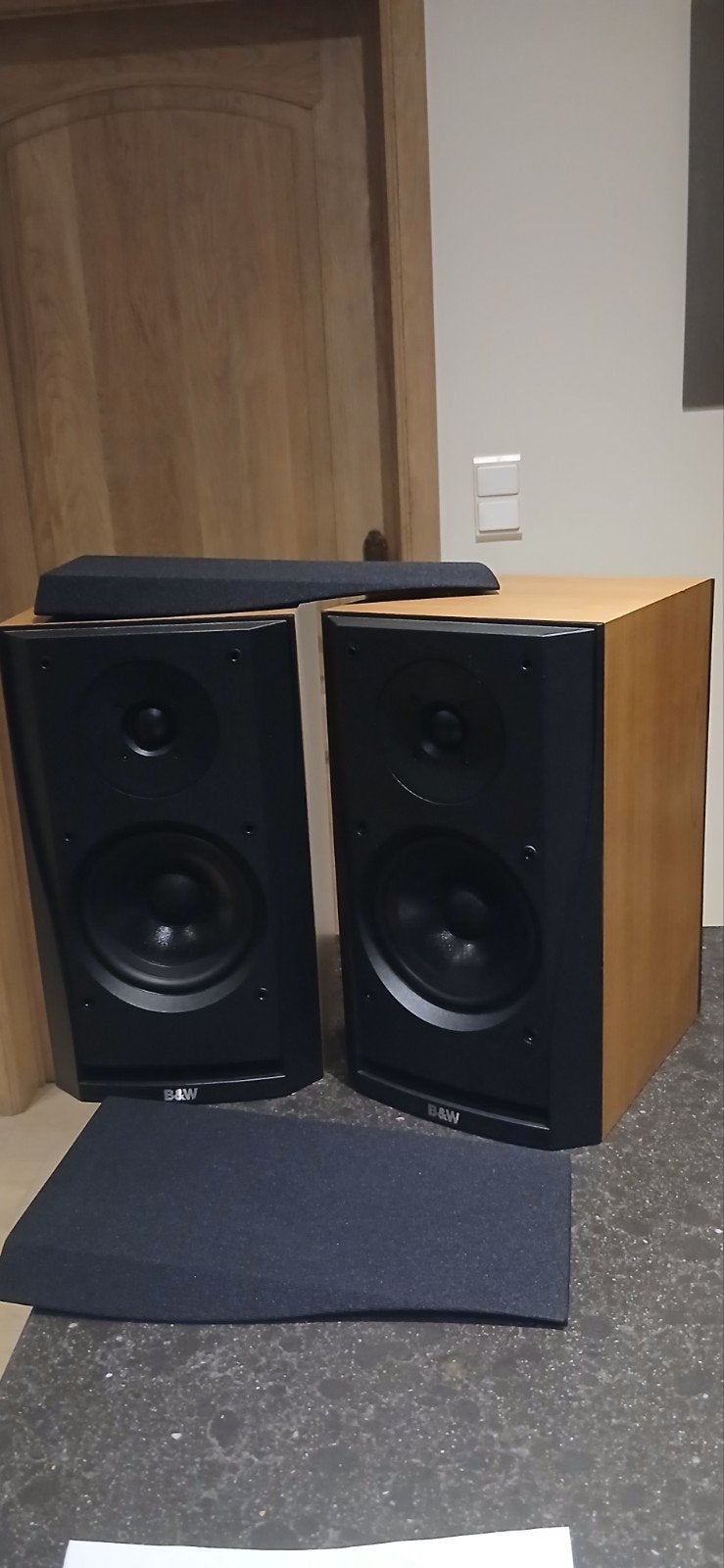 B&W DM302, Audio, Tv en Foto, Luidsprekerboxen, Ophalen, Zo goed als nieuw, Bowers & Wilkins (B&W)