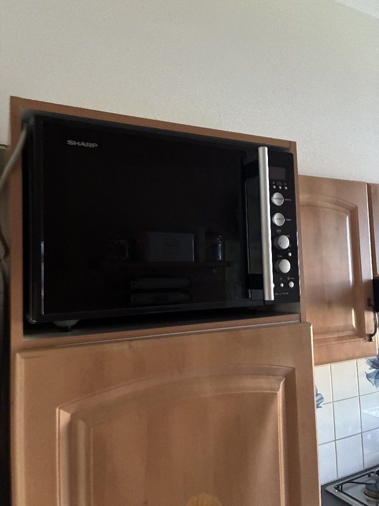 te koop : hete luchtoven, Elektronische apparatuur, Ovens, Ophalen, Minder dan 45 cm, Draaiplateau, Microgolffunctie