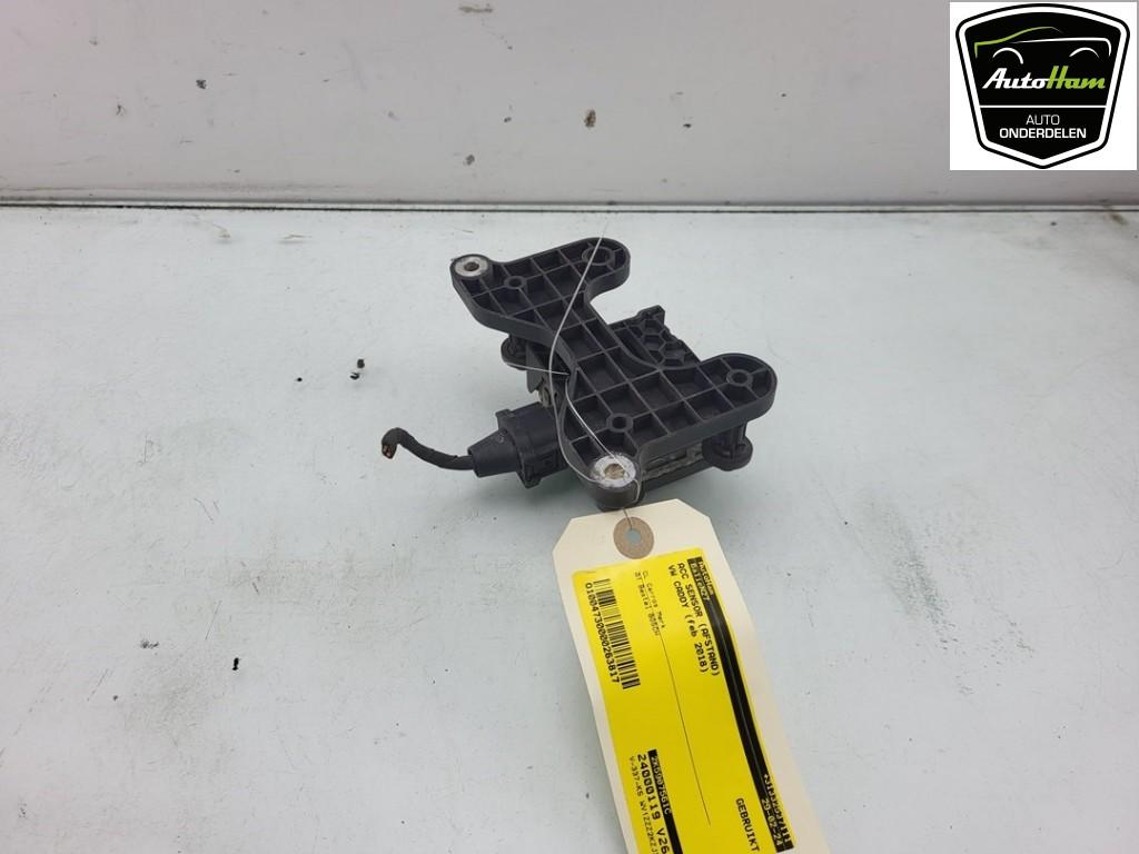 RADAR ANTI COLLISION Caddy IV (|2K5907561C|2K5907561A|), Robert Bosch AG, Volkswagen, Utilisé, Robert-Bosch-Allee 1
74232  Abstatt, DE