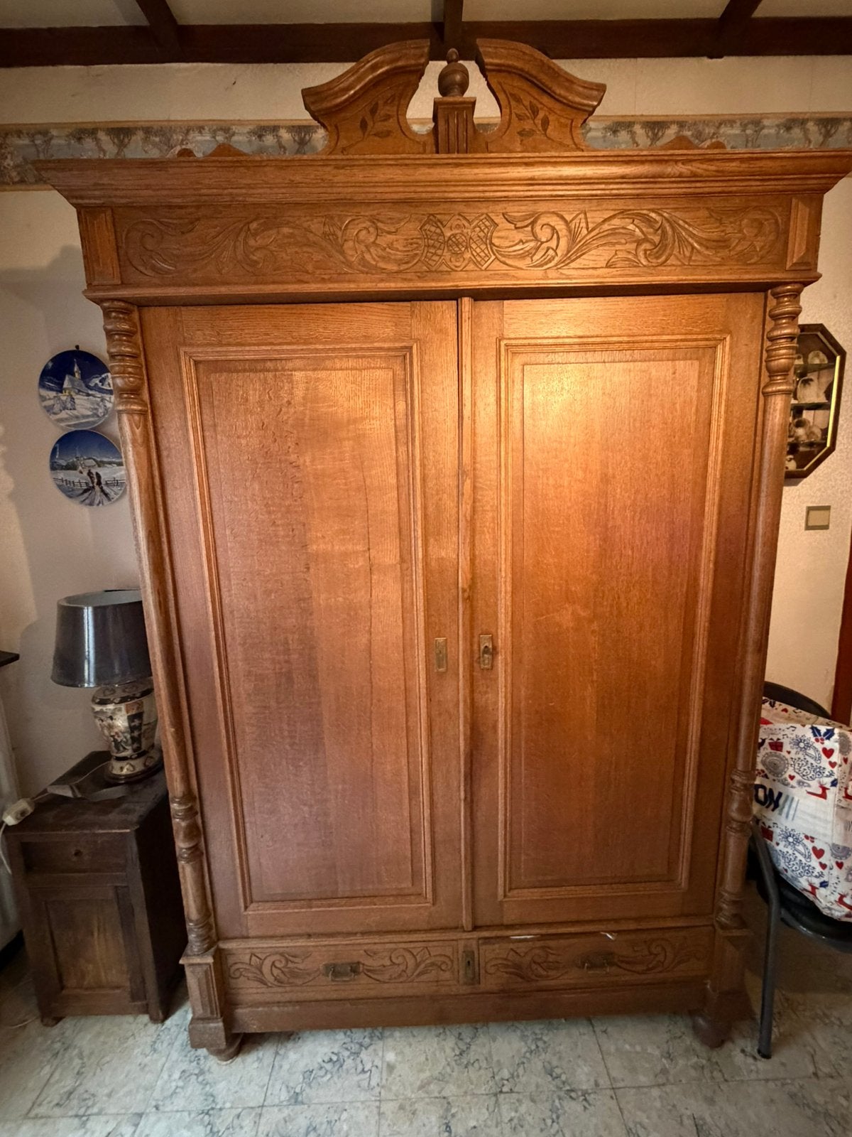 Magnifique Armoire Ancienne en Bois Sculpté Style Régence, Enlèvement ou Envoi