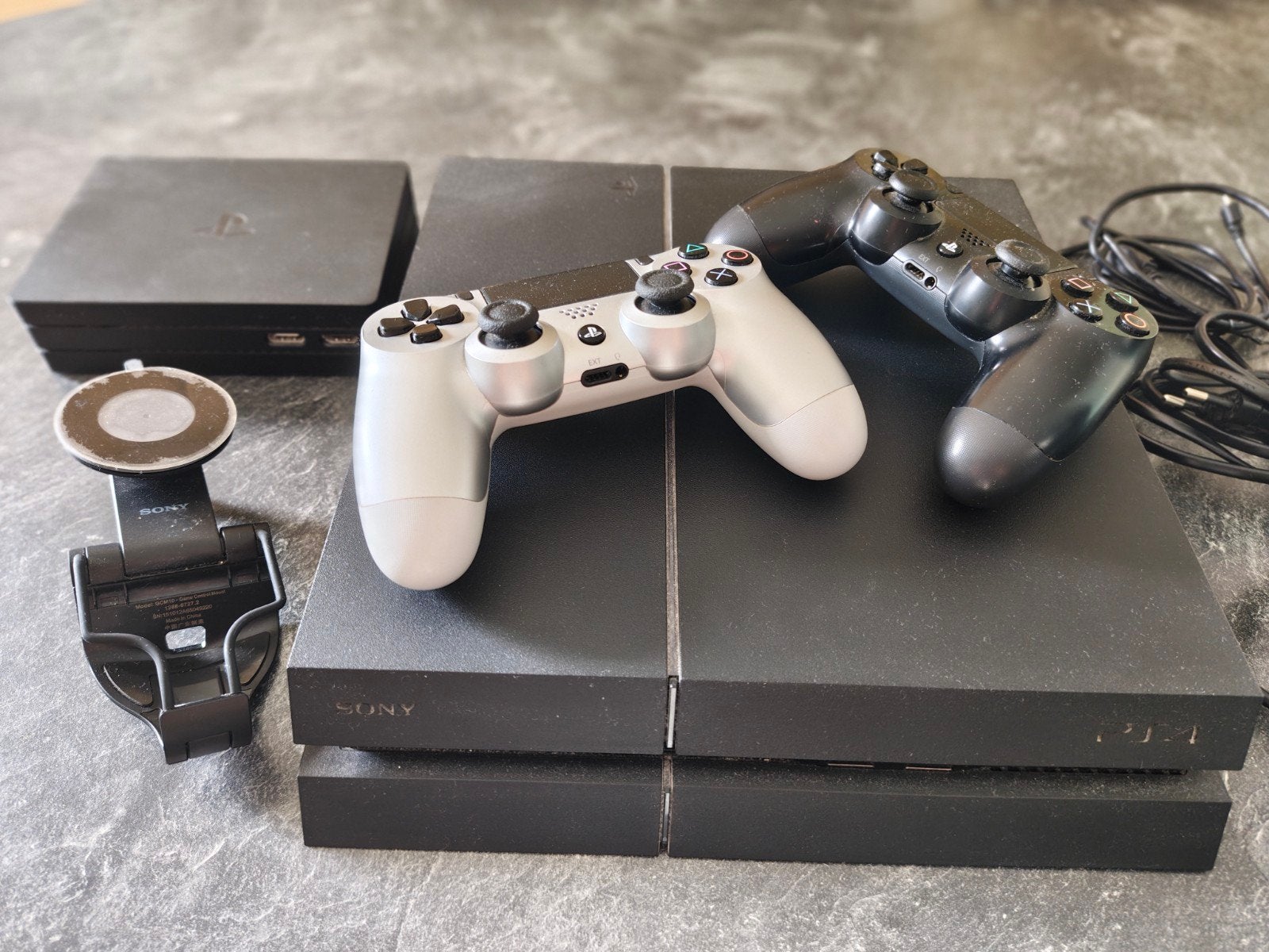 Sony Playstation 4 + 2 controllers + remote control etc ..., Ophalen, Gebruikt, Met 2 controllers, Original