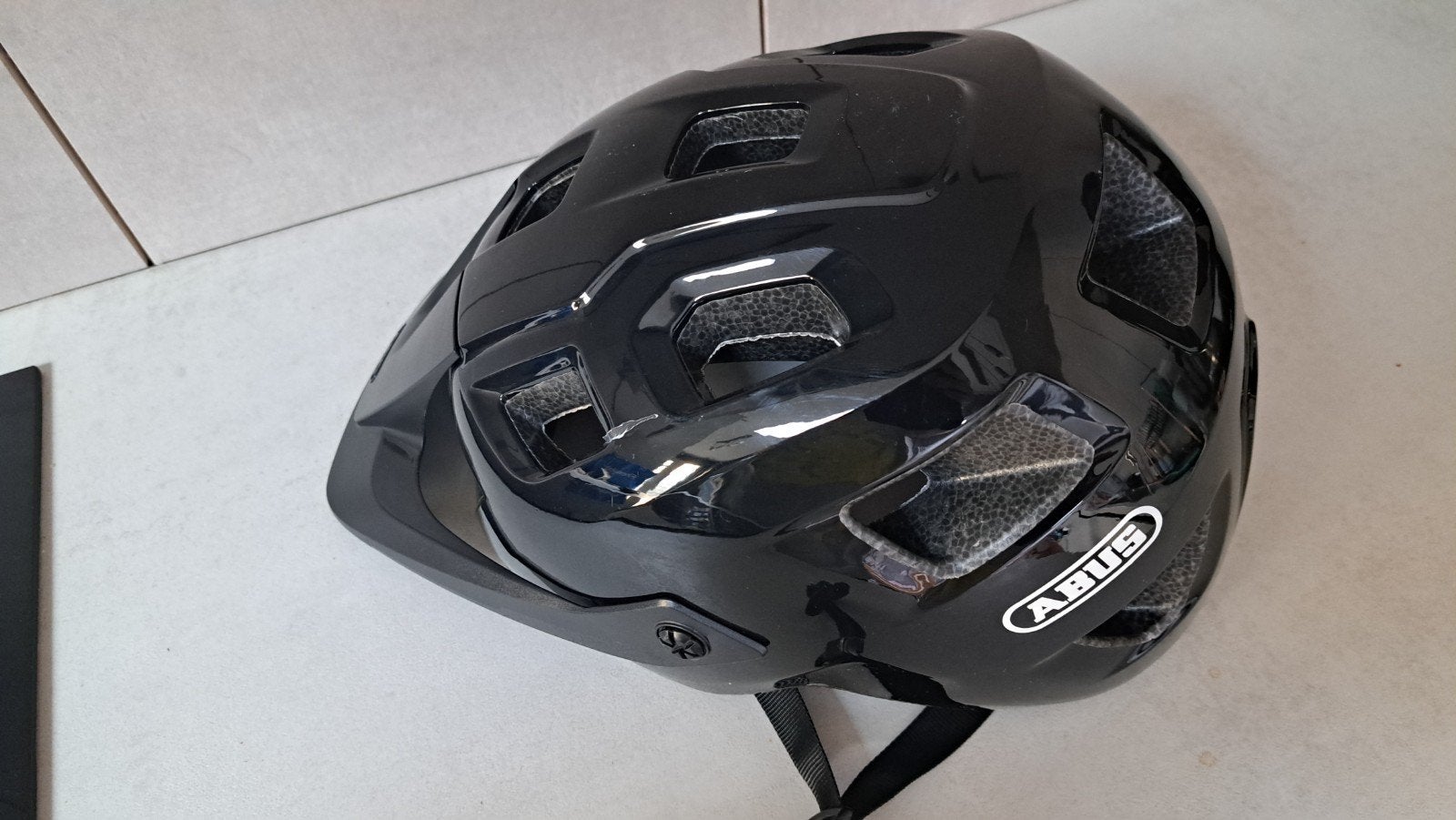 casque ABUS technologie rotative pour vélo vtt trotinette, Enlèvement