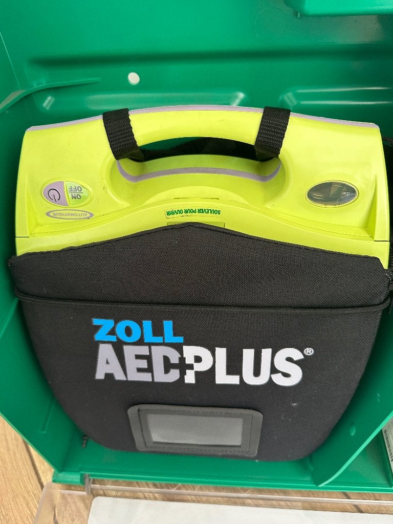 Défibrillateur ZOLL AED PLUS, Ophalen