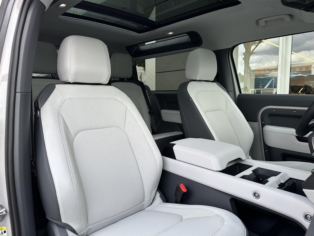 Land Rover Defender 90 D250 X-Dynamic SE Lichte Vracht, Auto's, Automaat, 183 kW, Overige brandstoffen, 223 g/km