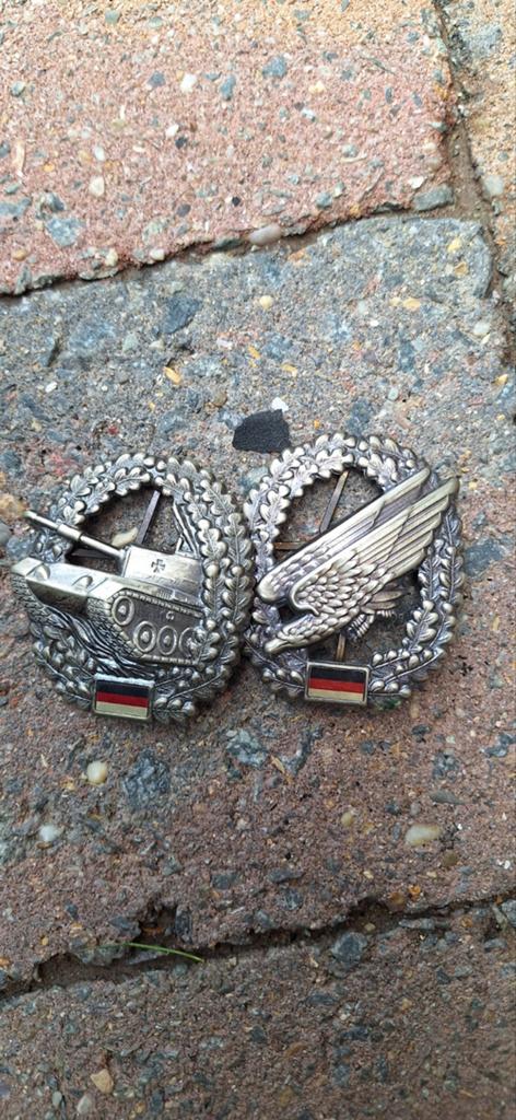 Bundeswehr-insignes, Ophalen