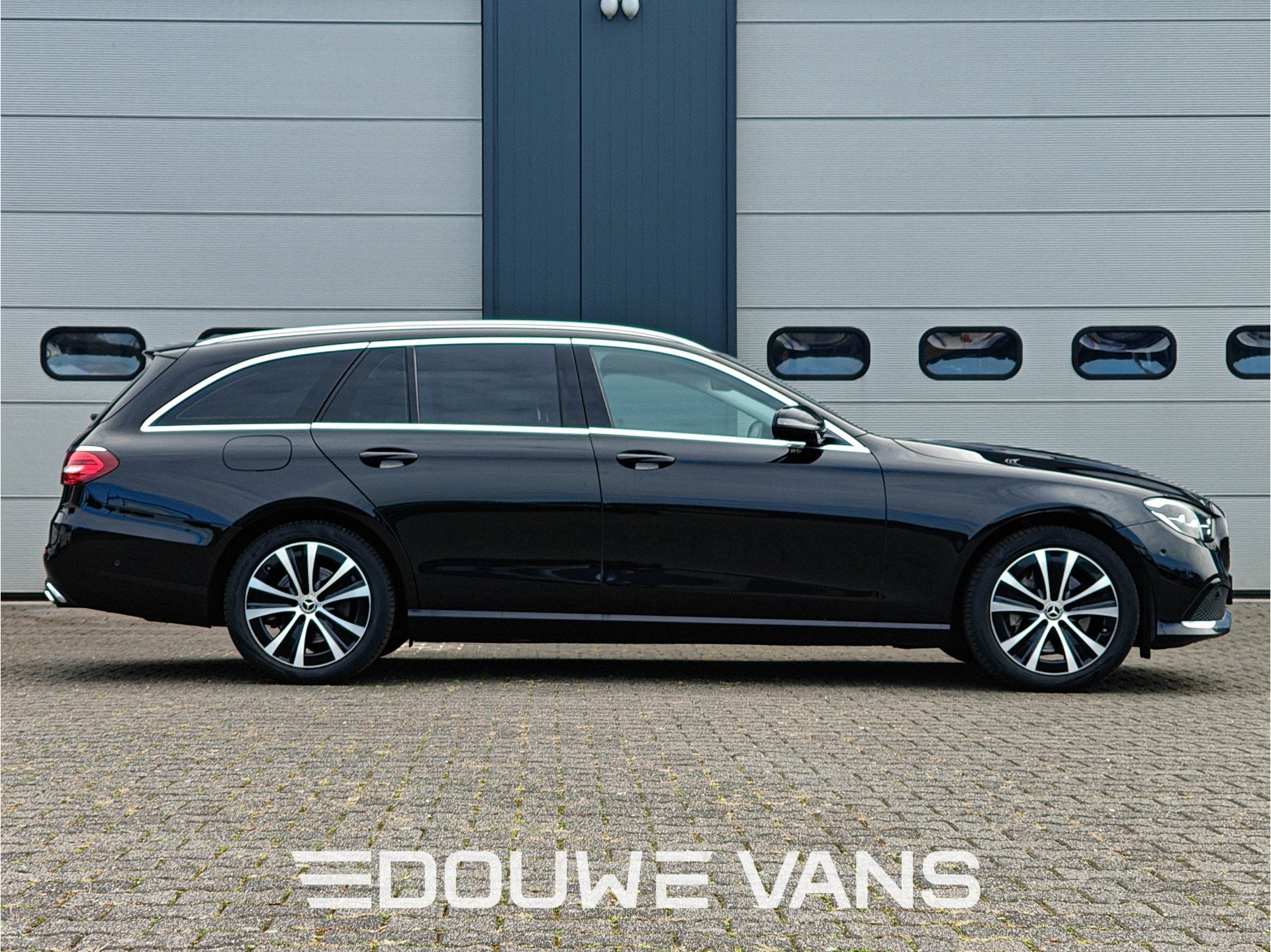 Mercedes-Benz E-Klasse 300e LED Carplay Camera Navigatie Sto, Auto's, Automaat, Dealer onderhouden, Stof, Gebruikt