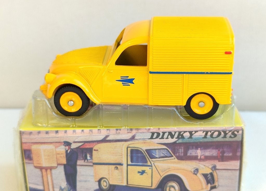Dinky Atlas _ Citroën 2 CV "P & T" Postale _ ref. 560, Ophalen of Verzenden, Zo goed als nieuw, Auto, Dinky Toys