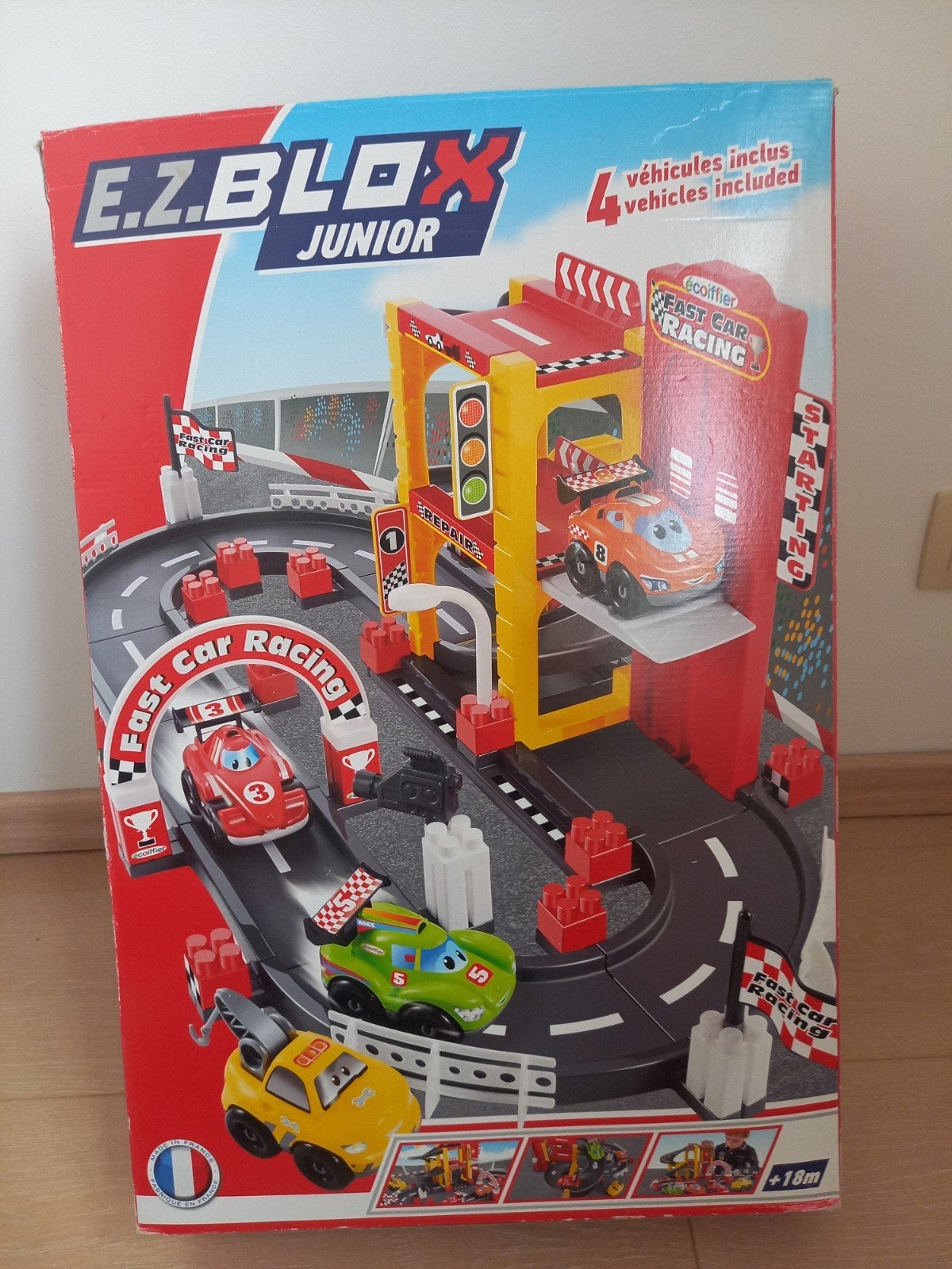 Garage met auto en volledige baan, Ophalen of Verzenden