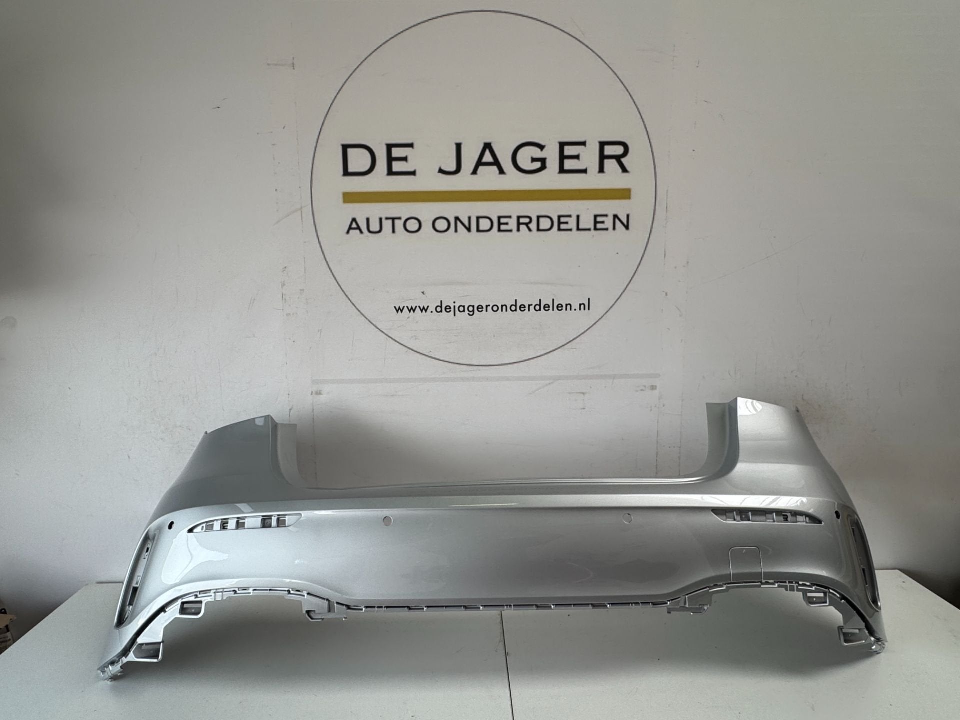 PARE-CHOCS AMG CLASSE W177 AMG ARGENT IRIDIUM 9775 A17788014, Pare-chocs, Mercedes-Benz, Utilisé, Mercedesstrasse 120
70372  Stuttgart, DE