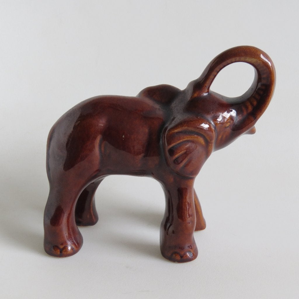 Statue en céramique éléphant marron Longueur 17 cm, Enlèvement ou Envoi