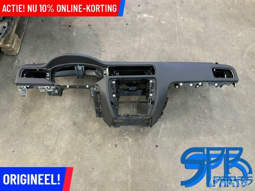 Jetta VI 5C DASHBOARD ORIGINEEL NIEUW FACELIFT DASH BOARD, Auto-onderdelen, Volkswagen, Nieuw, Ophalen of Verzenden, Volkswagen