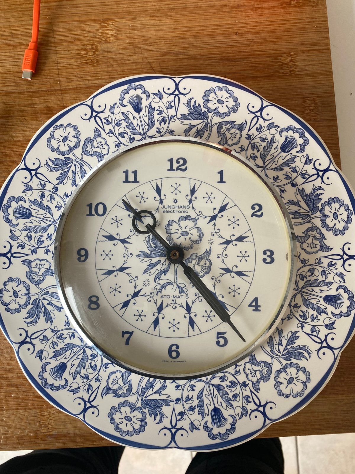 Junghans Ato-Mat klok in keramiek, Ophalen, Zo goed als nieuw