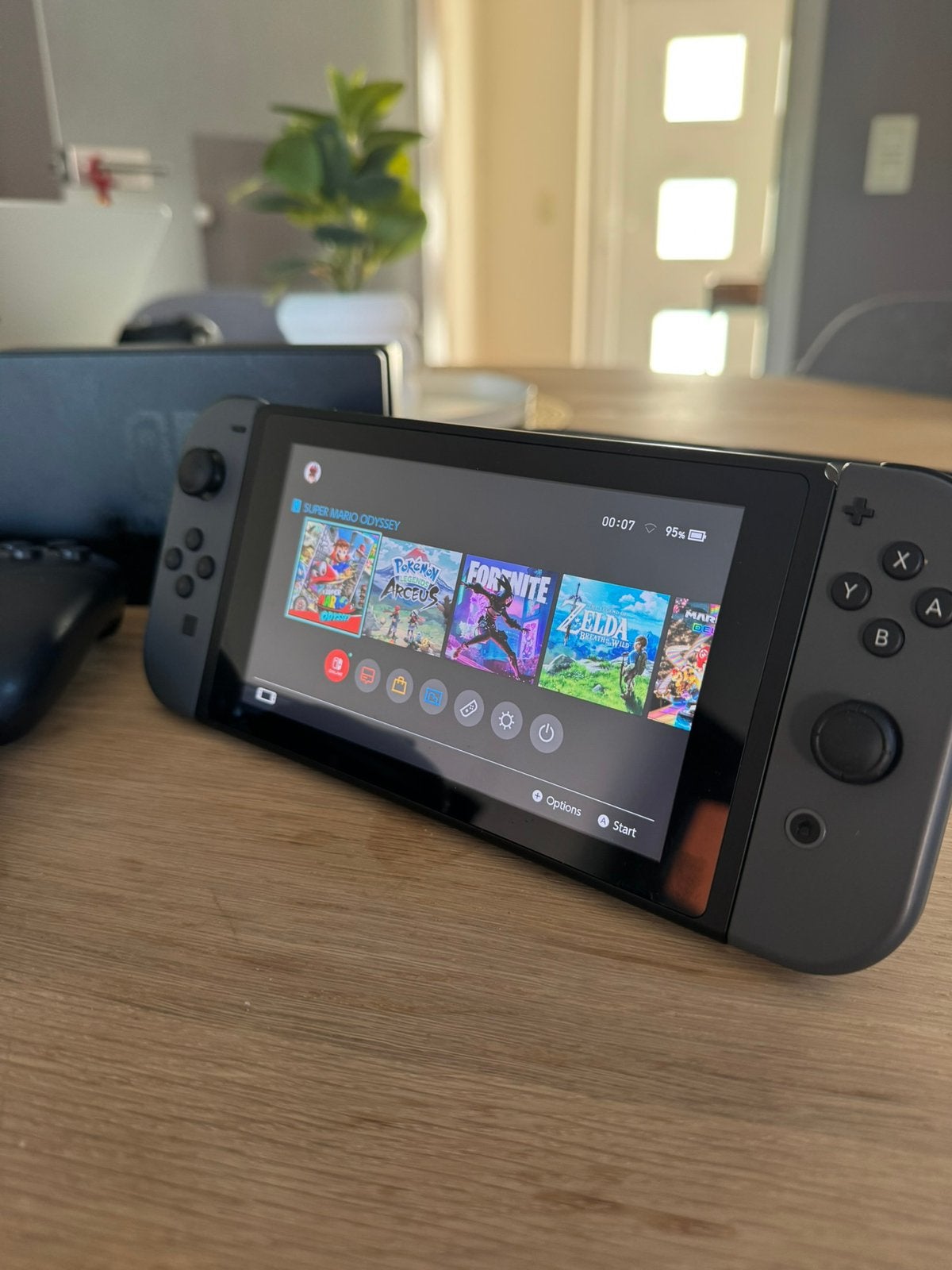 Nintendo Switch V1 + Manette Pro Officielle + Accessoires, Enlèvement, Comme neuf, Avec 2 manettes, Switch Original