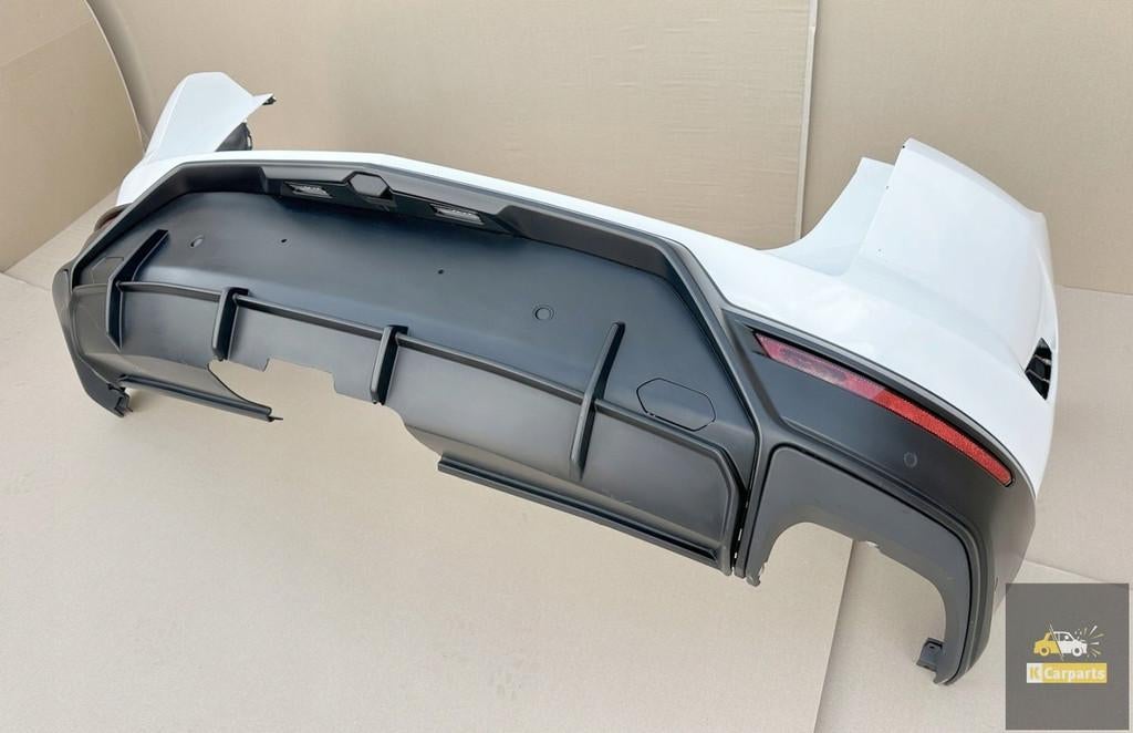 4 Urus, Achterbumper - Lamborghini URUS compleet - achterkan, Auto-onderdelen, Info@fabrikant.eu, Fabrikantstraat 1
1000 AA  Amsterdam, NL