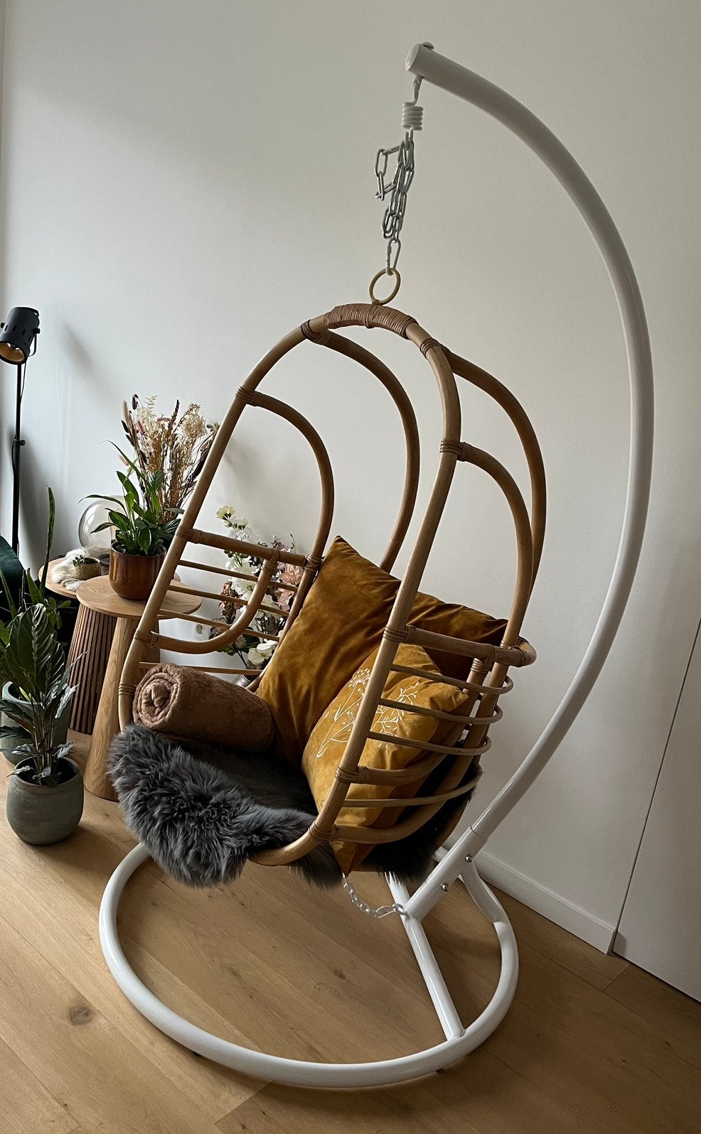 Rotan hangstoel met staander, Ophalen, Zo goed als nieuw, Rotan
