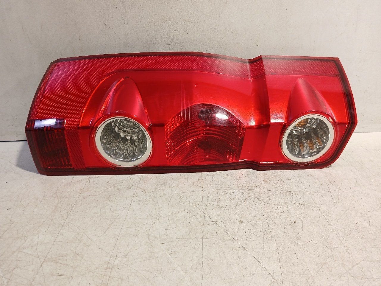 Achterlicht links buiten Volkswagen Crafter, Onderdelen@venauto.nl, Van der Ven Autorecycling B.V., Ettenseweg 76, 4706 PB Roosendaal, The Netherlands