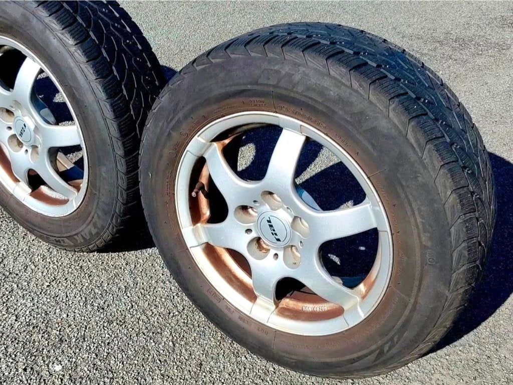 Pneus hiver 195/65-15 sur jantes alu pour VW, Seat et Skoda, Autos : Pièces & Accessoires, 15 pouces, Pneus et Jantes, Pneus hiver