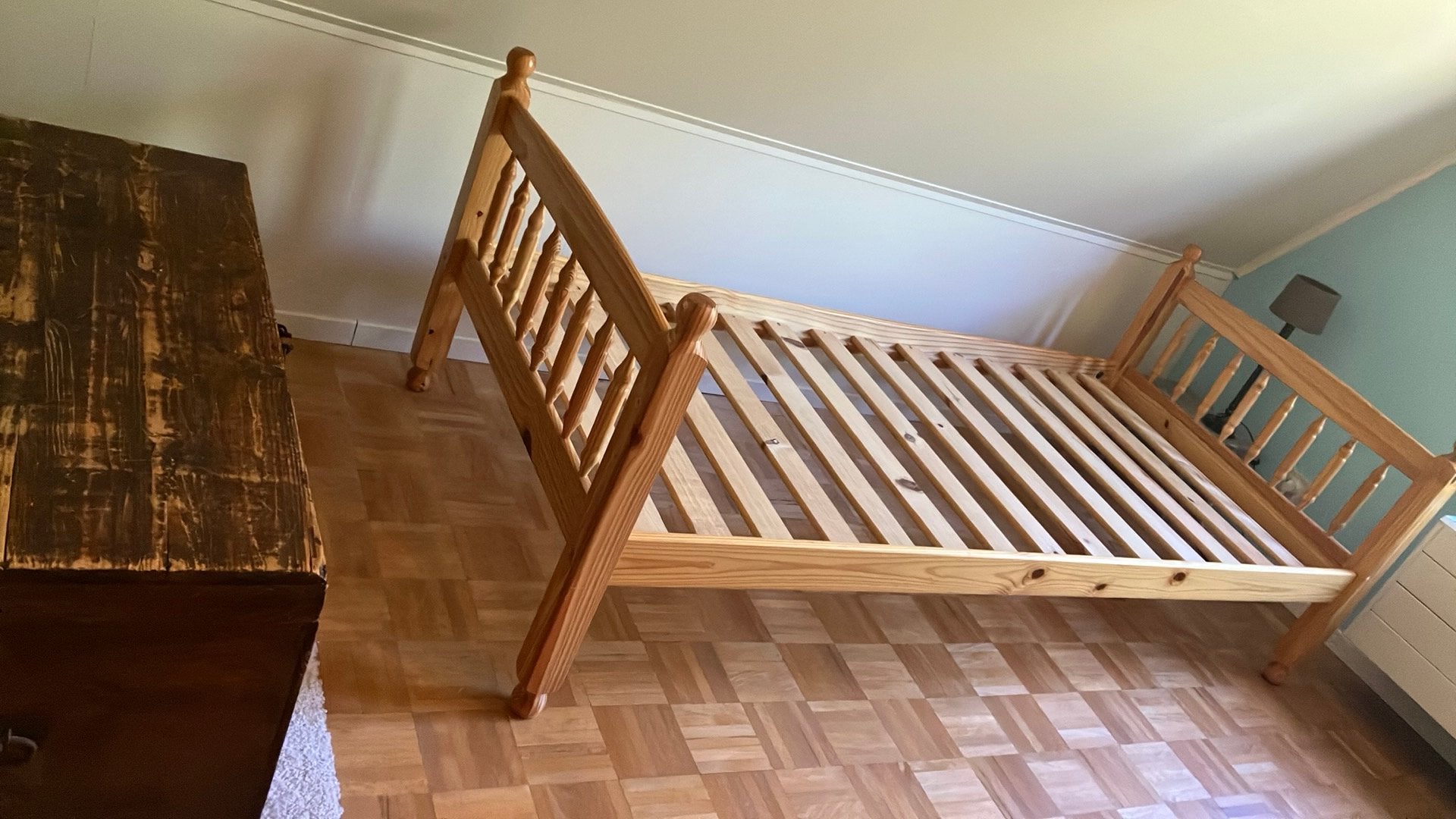 Eenpersoons bed 90cm op 200cm, Ophalen, Zo goed als nieuw, Eenpersoons