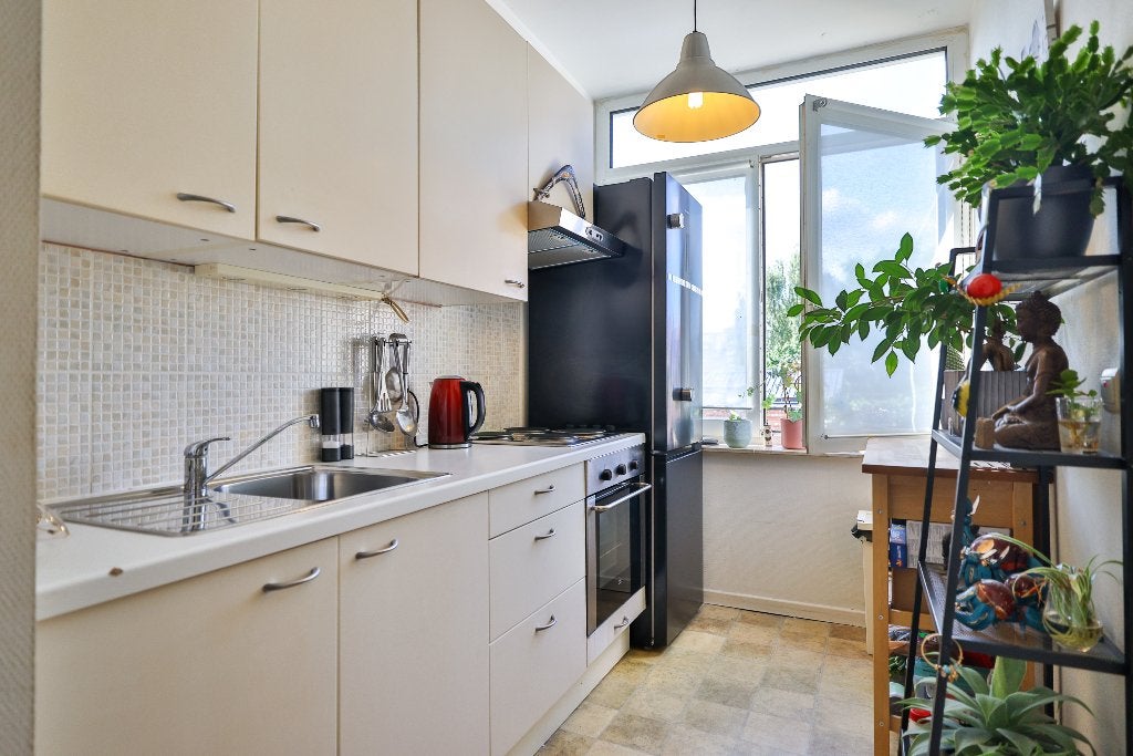 Instapklaar appartement met lage gemeenschappelijke kosten!, Immo, Wilrijk, 144 kWh/m²/jaar, Tot 200 m², 61 m²
