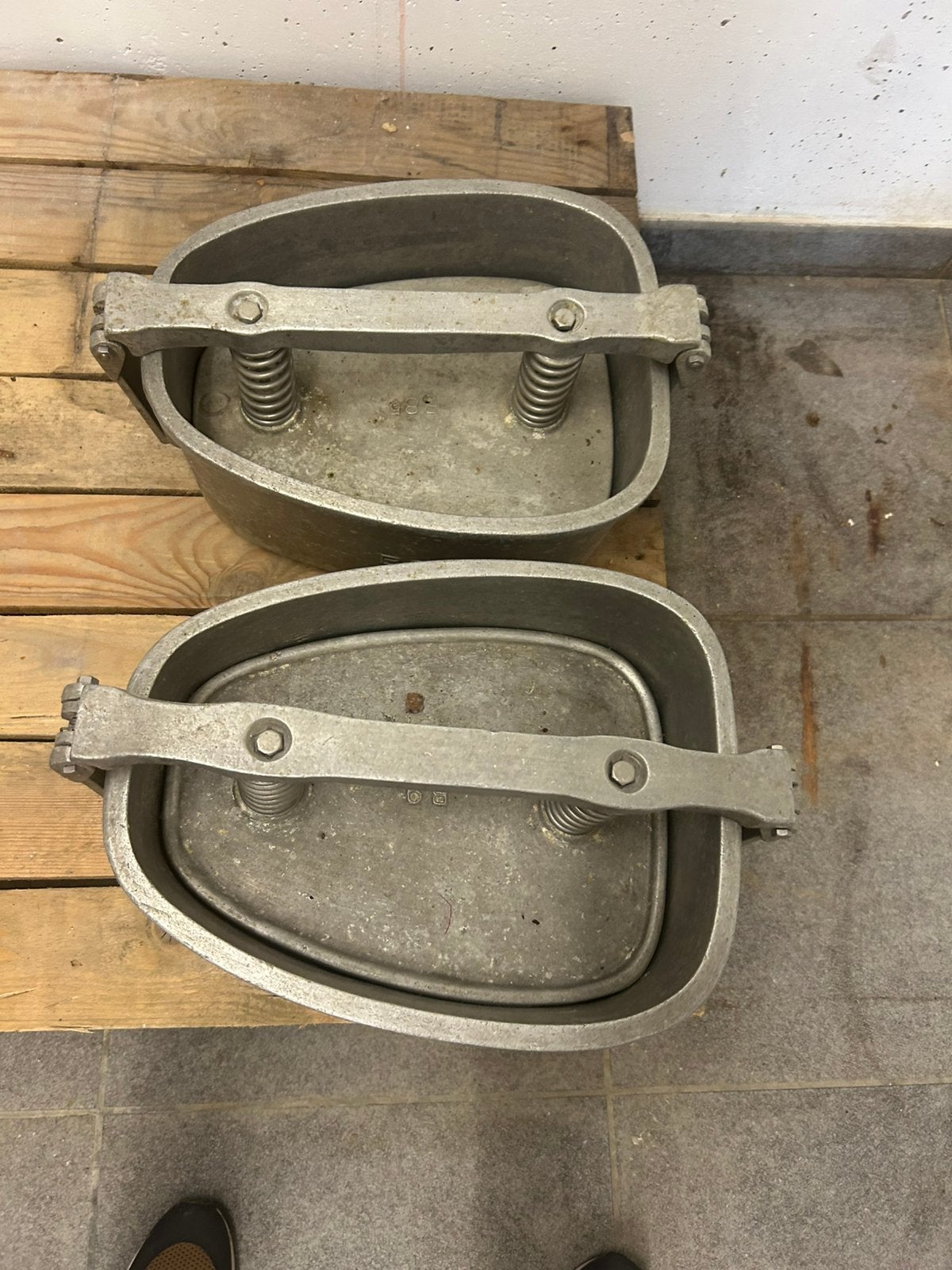 2 Moules à jambon professionnels en aluminium avec presse