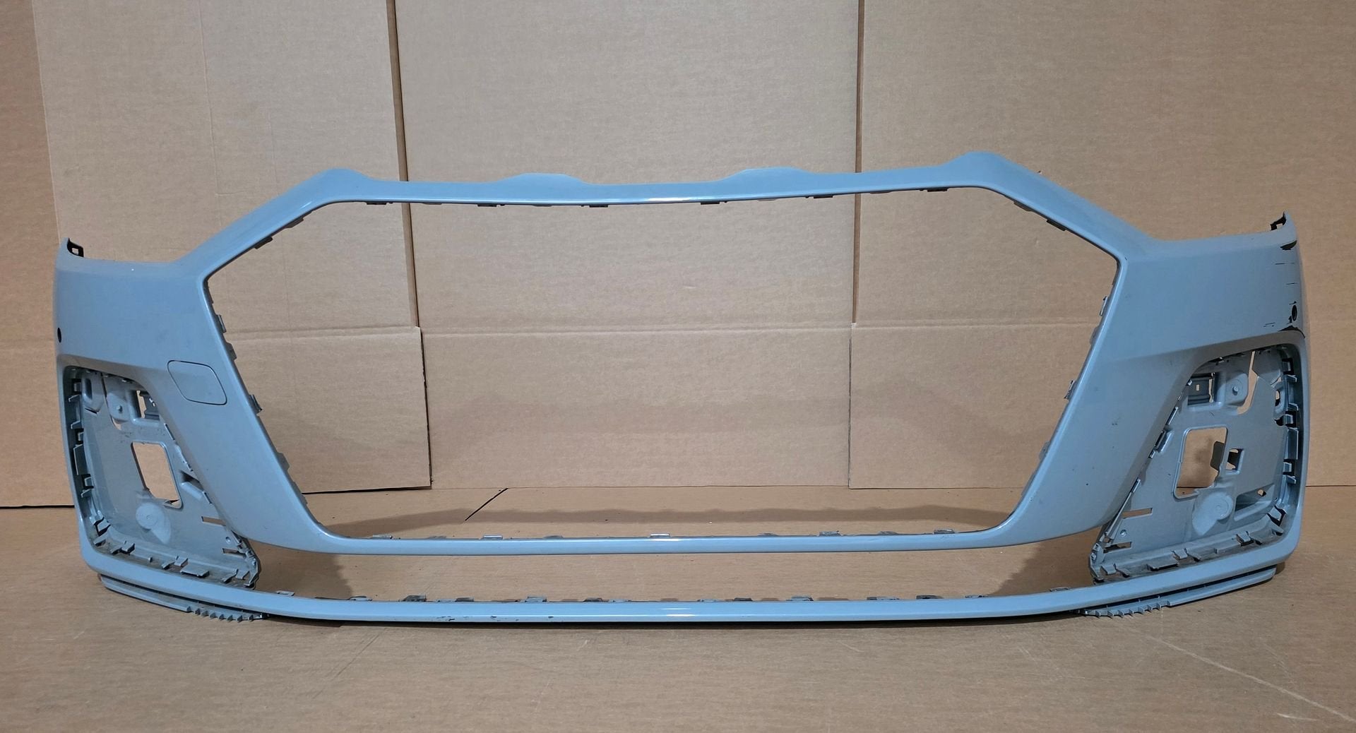Voorbumper Audi A1 II GB 82A Basis Bumper 82A807437 Orgineel, Autos : Pièces & Accessoires, -, Origine de la pièce connue, Audi