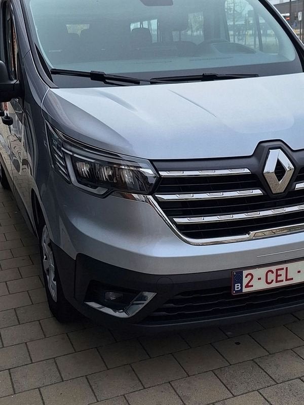 Renault Trafic Passenger & Generation, Autos, Argent ou Gris, Achat, Isofix, Noir