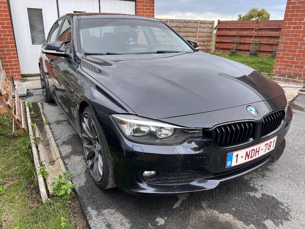 BMW 320d F30, Auto's, Automaat, Achterwielaandrijving, 4 cilinders, Zwart