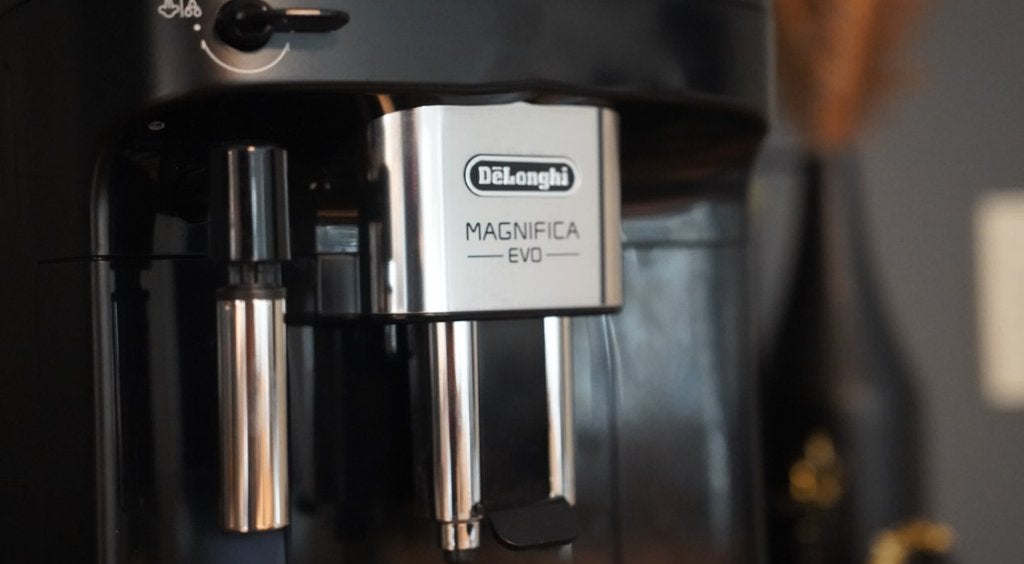 Machine à café De'Longhi Magnifica EVO, Réservoir d'eau amovible, Café moulu, Comme neuf, 4 à 10 tasses
