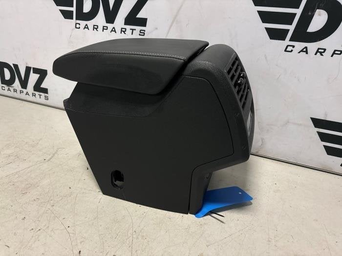 Armleuning van een Volkswagen Golf, Auto-onderdelen, Gebruikt, -, Volkswagen, -
