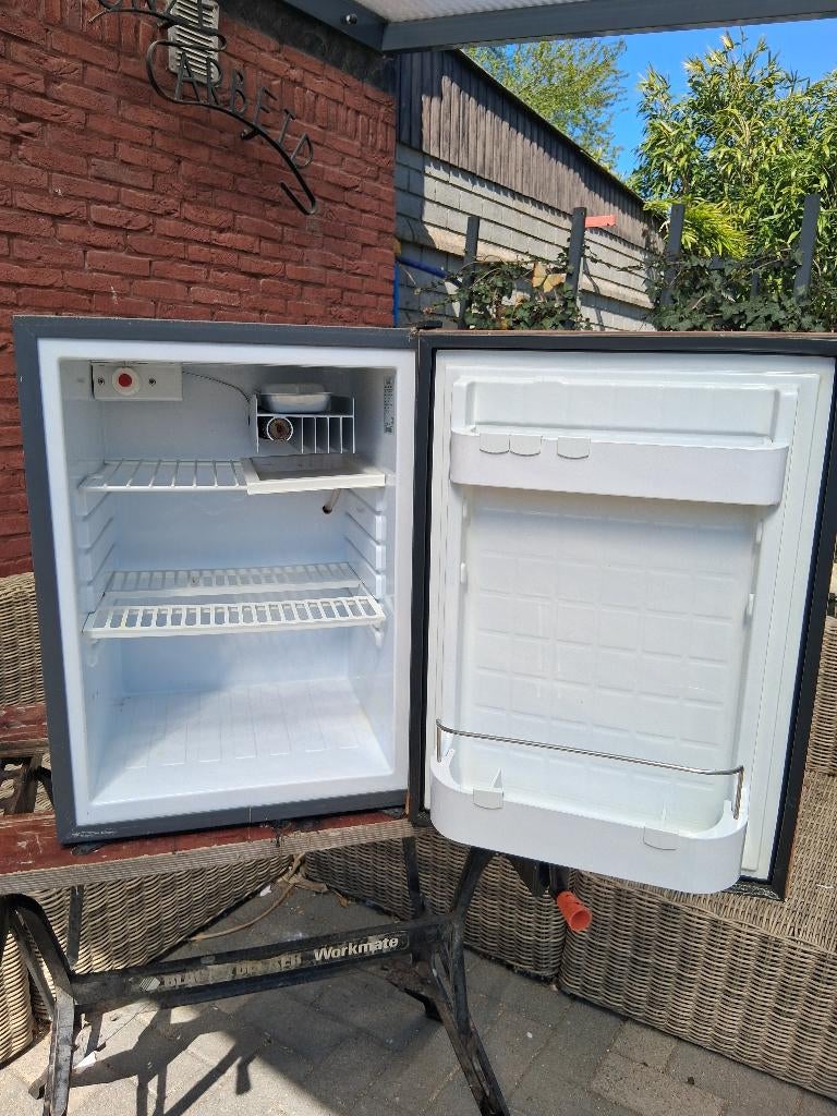 Réfrigérateur, Electroménager, Avec compartiment congélateur, Moins de 45 cm, Enlèvement, Utilisé