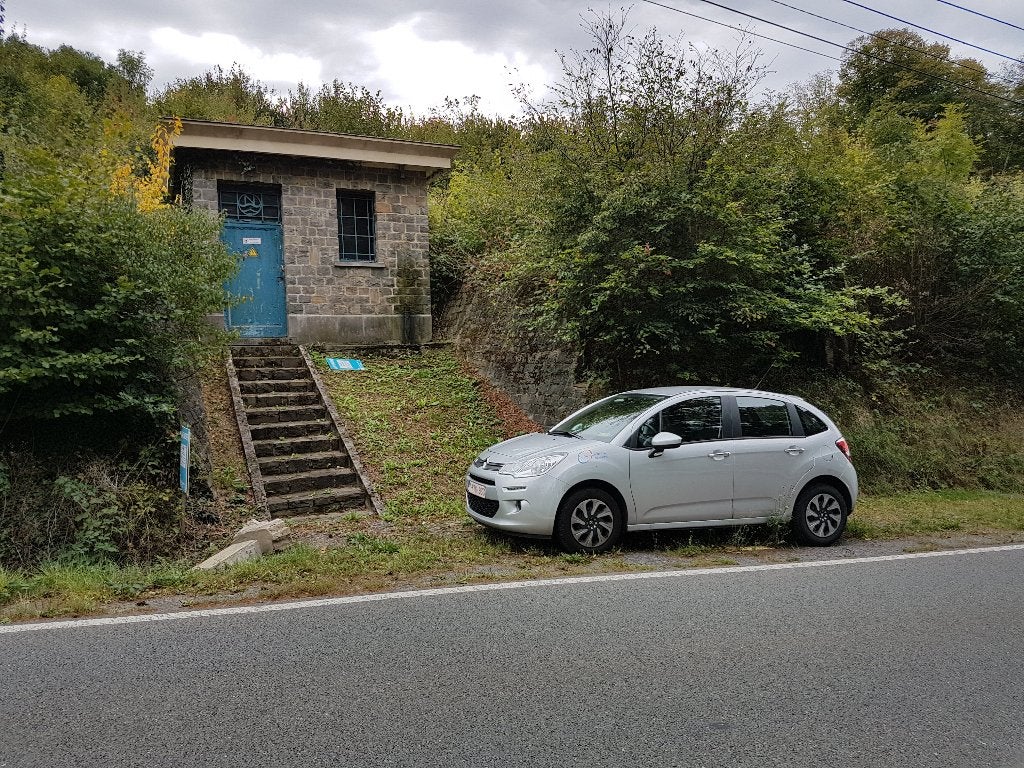Ancien bâtiment de captage d'eau sur terrain à Beauraing, Immo, Province de Namur, 1 pièces, Autres types, Jusqu'à 200 m²