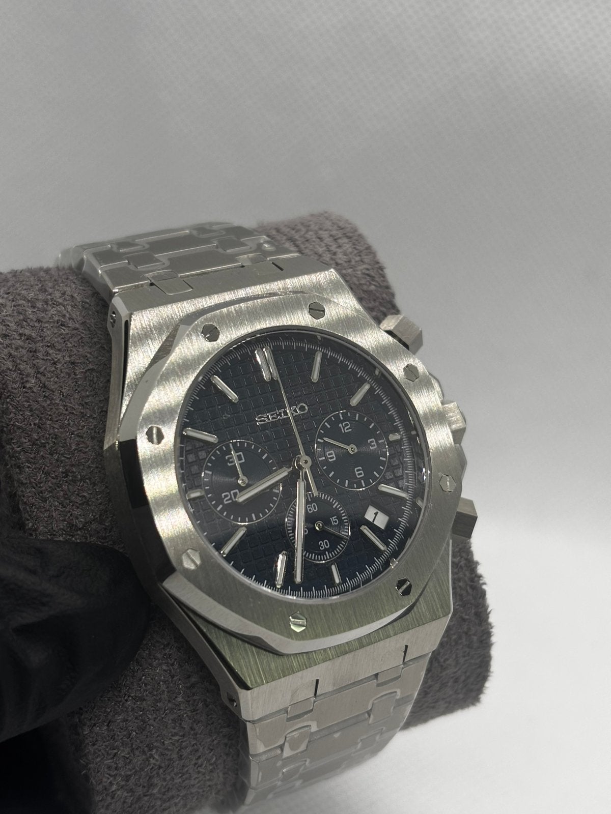 Seiko mod royal oak bleu marine, Bijoux, Sacs & Beauté, Enlèvement ou Envoi, Comme neuf, Bleu