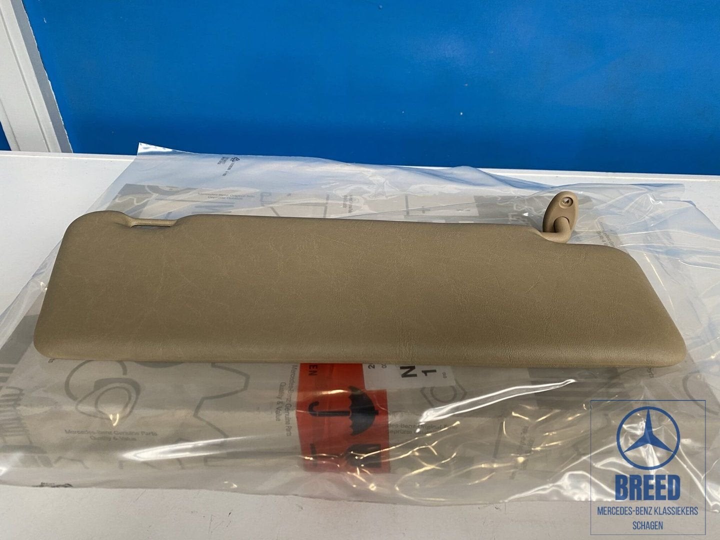 NOS zonneklep rechts crème voor Mercedes-Benz W124 W201, Auto-onderdelen, -, Nieuw, Ophalen of Verzenden, -