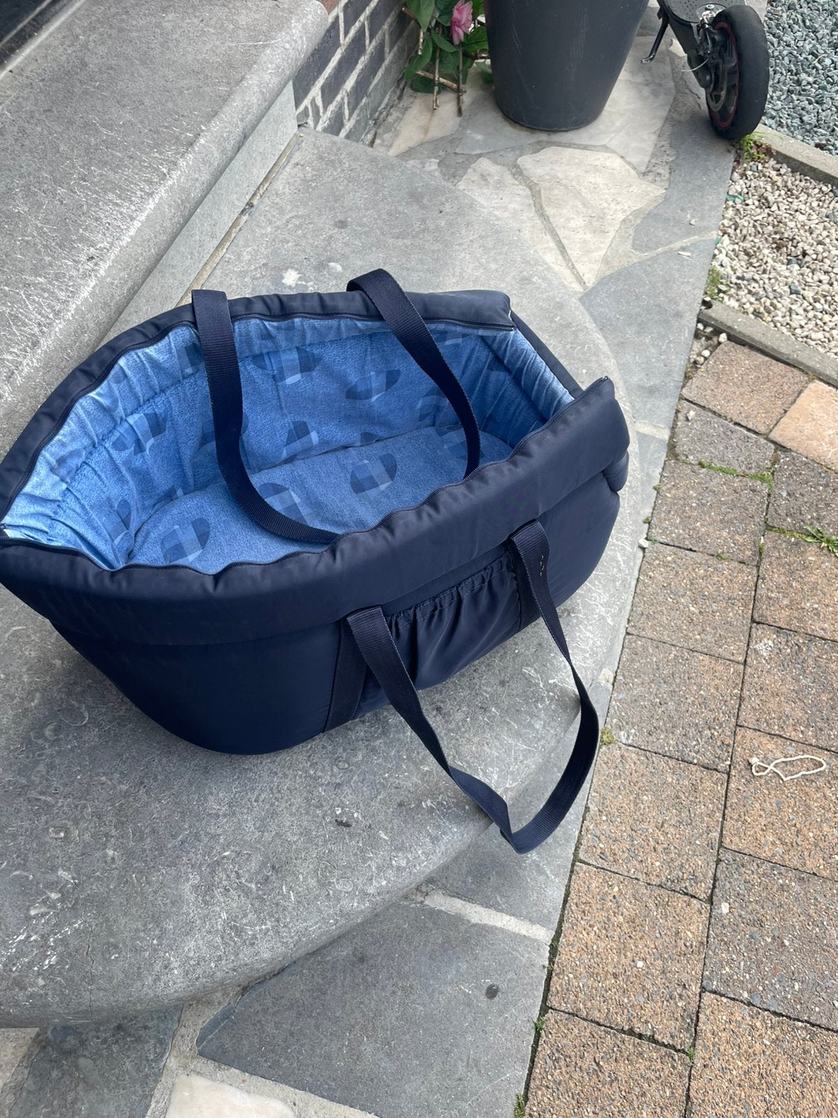 Joli sac pour chien, je n'en ai plus besoin, Enlèvement, Comme neuf