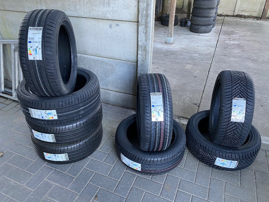 225/45 R17 "PREMIUM" Zomer & All Season Banden, Ophalen, Nieuw, 17 inch, Band(en)