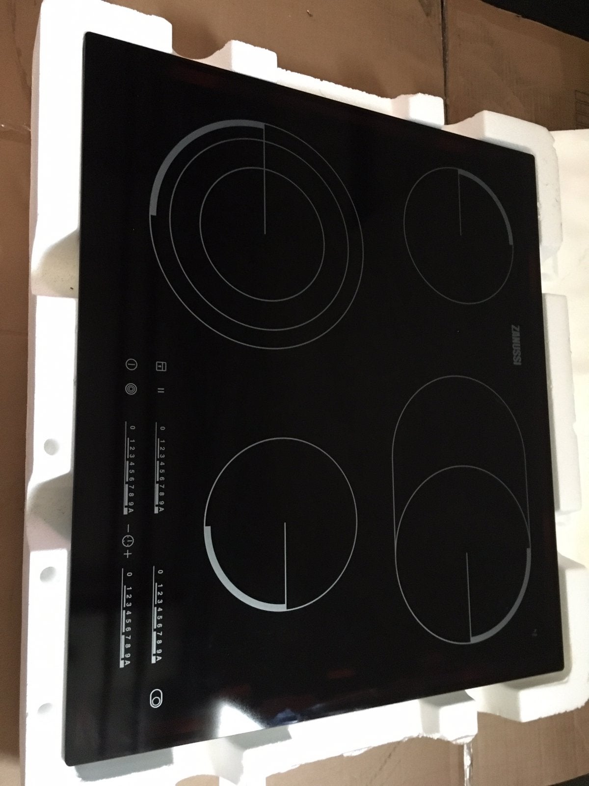 Taque vitro céramique Zanussi, Electroménager, Tables de cuisson, Neuf, Encastré, 4 zones de cuisson