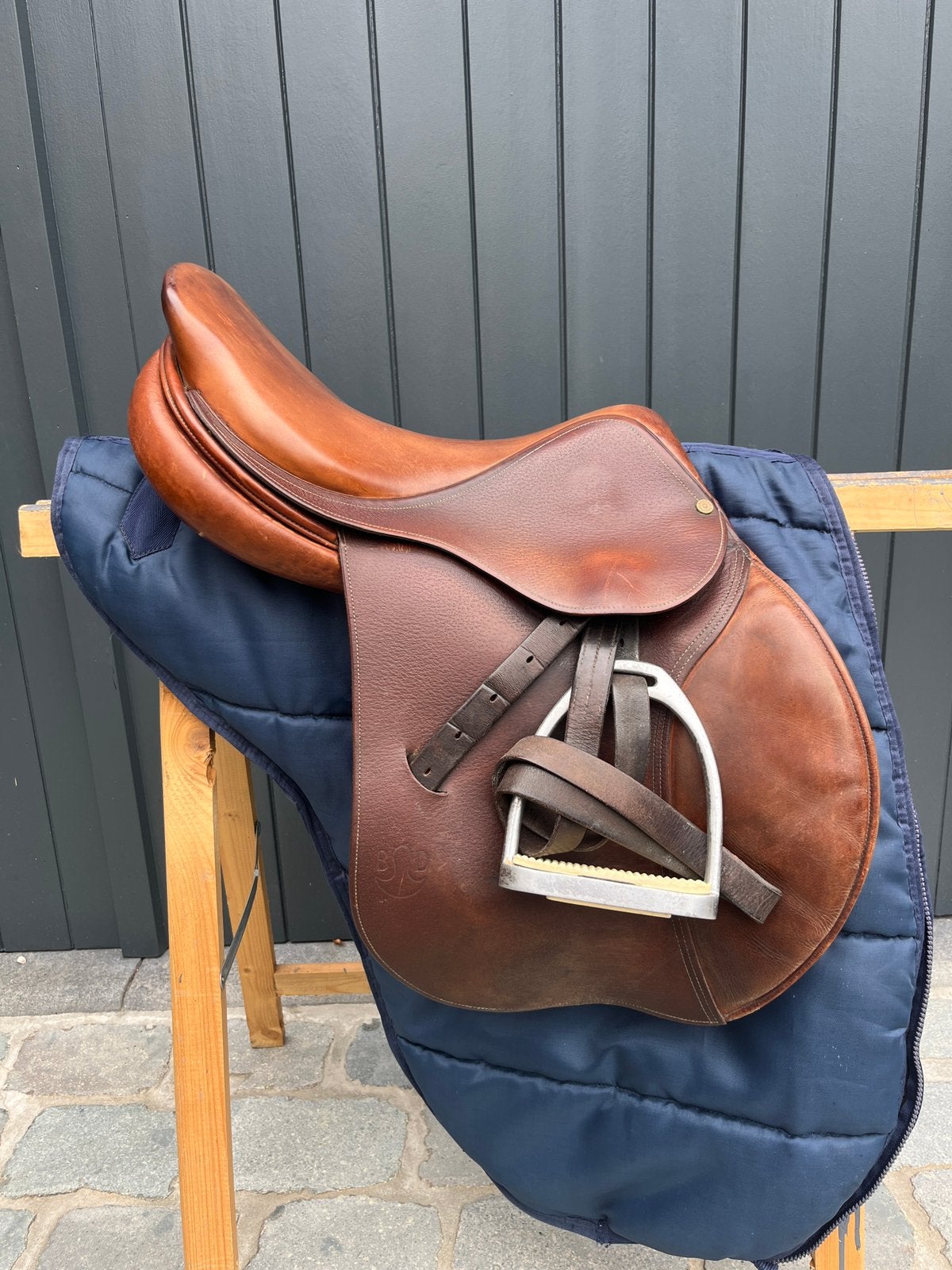 Selle de saut Bruno Delgrange Partition, Animaux & Accessoires, Chevaux & Poneys | Selles, Siège semi-creux, Obstacle, Comme neuf