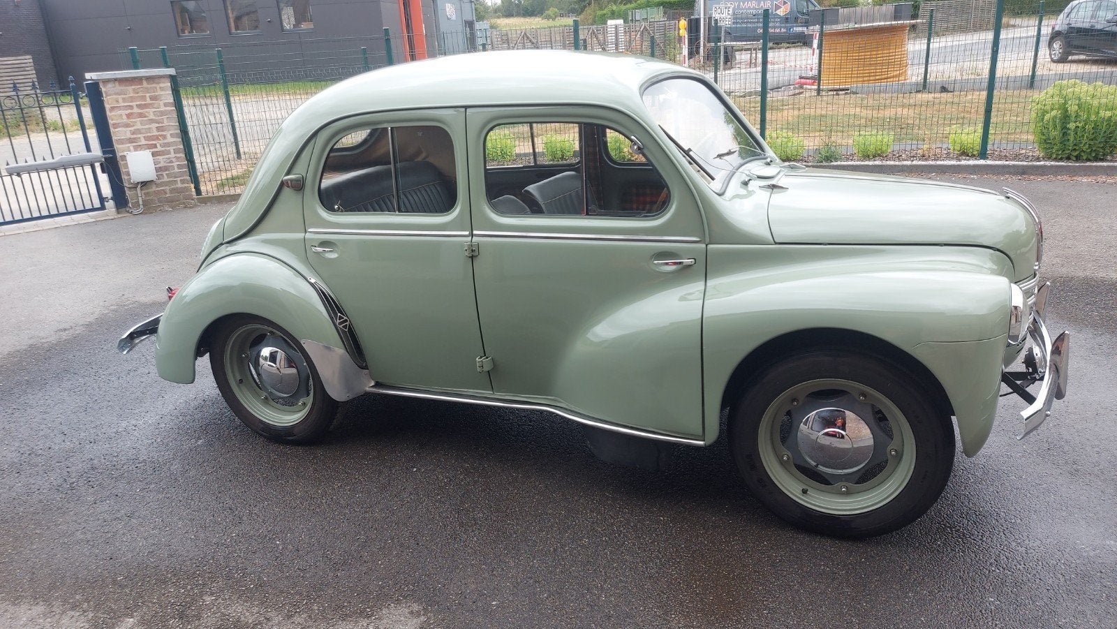 Avendre Renault 4cv année 1954 , Gsm : 0496 51 81 18, Autos, Renault, Particulier, Enlèvement