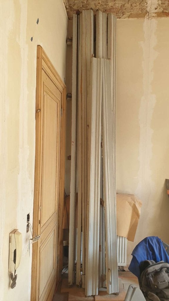 Antieke omlijsting, architraaf, chambrant voor 4 ramen, Ophalen