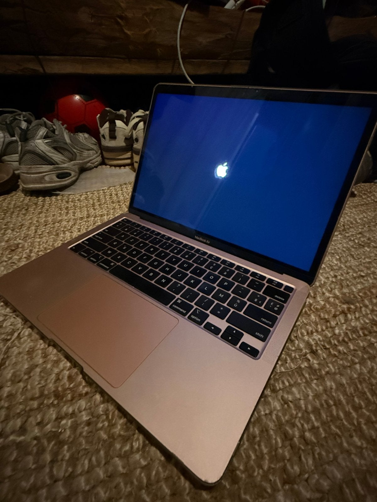 MacBook Air 13” (Model A2179, 2020) – Roségoud, Computers en Software, Ophalen, Zo goed als nieuw, MacBook, Azerty