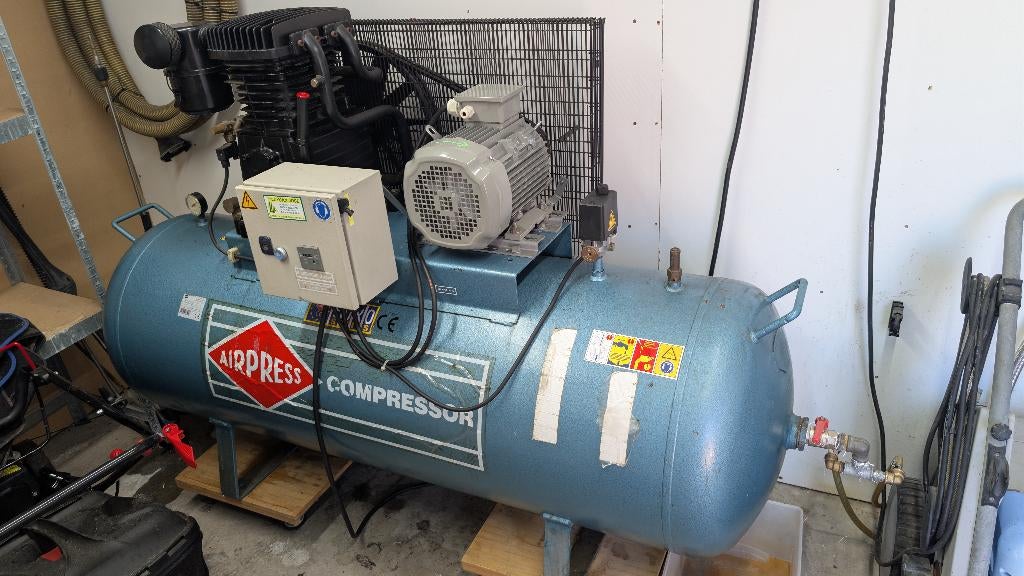 Airpress k500-1000 Compressor, Doe-het-zelf en Bouw, Compressors, Ophalen, Gebruikt, 800 liter/min of meer, 10 bar of meer