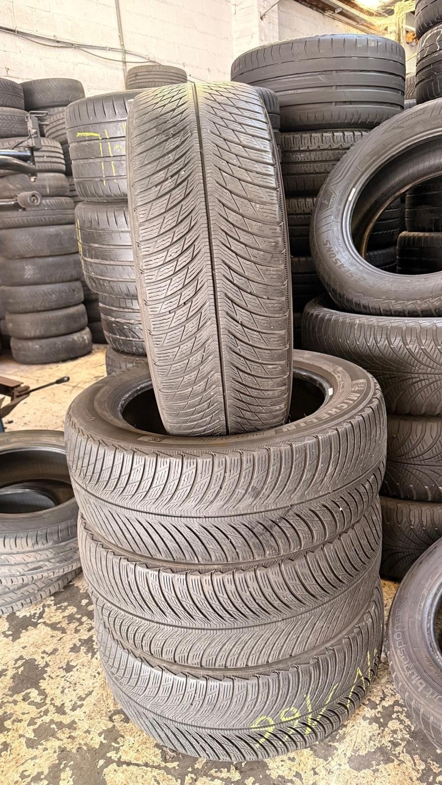 235 55 18 Michelin avec montage et équilibrage, Enlèvement