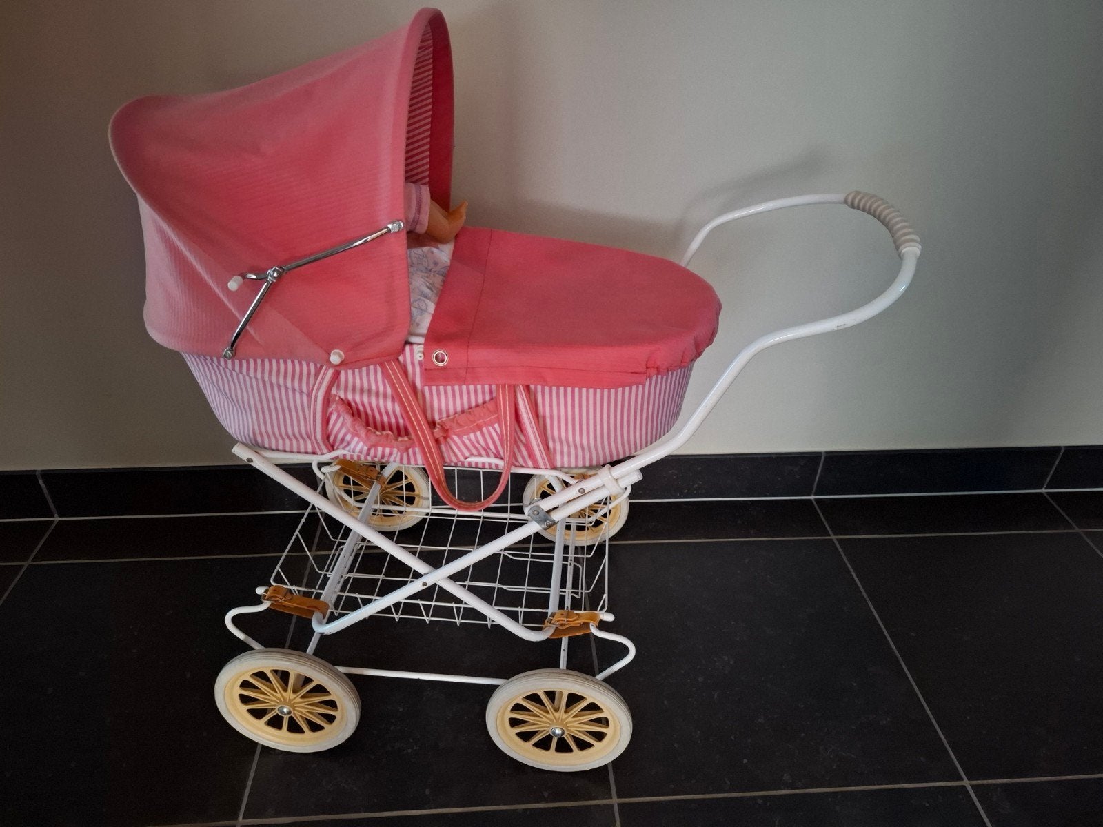poppenwagen, Ophalen